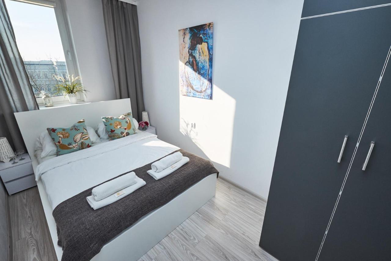 Noctis Apartment Senatorska Warschau Buitenkant foto